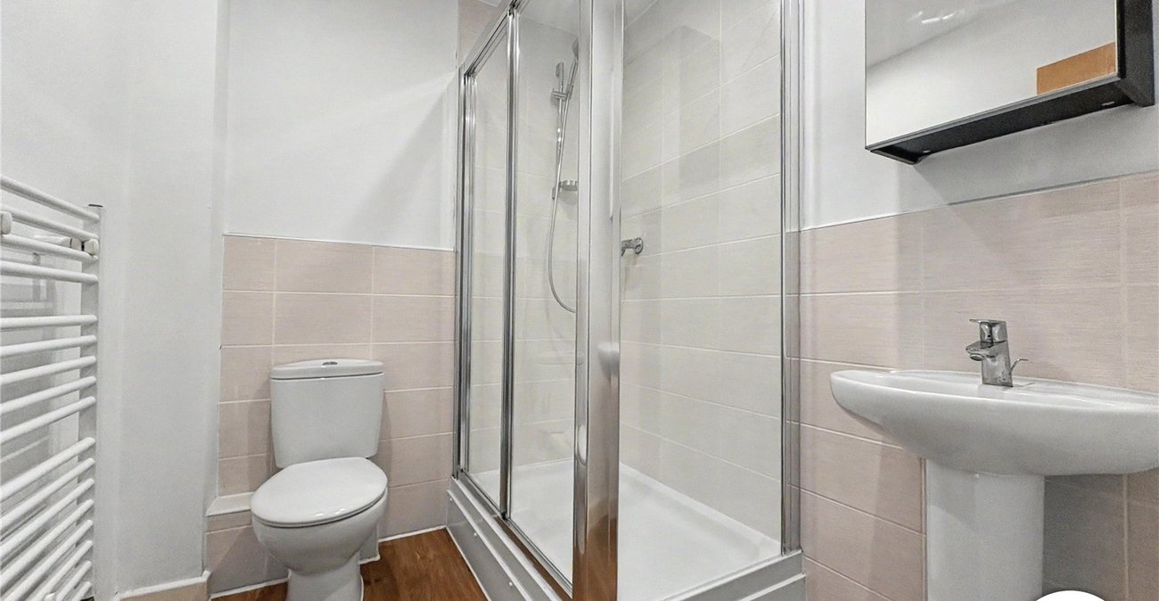 4 bedroom house to rent in Wainscott | Robinson Michael & Jackson