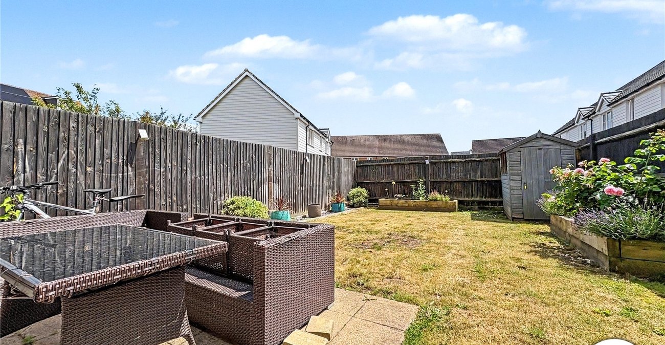 4 bedroom house to rent in Wainscott | Robinson Michael & Jackson