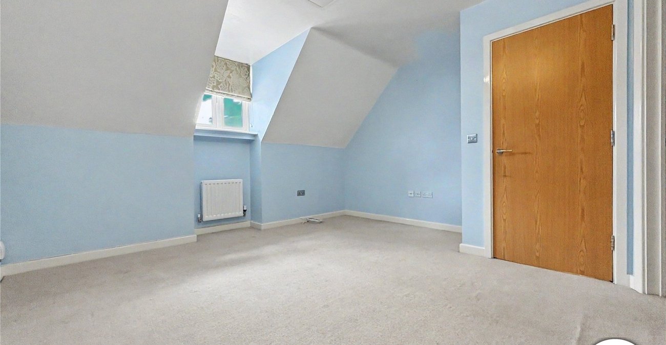 4 bedroom house to rent in Wainscott | Robinson Michael & Jackson