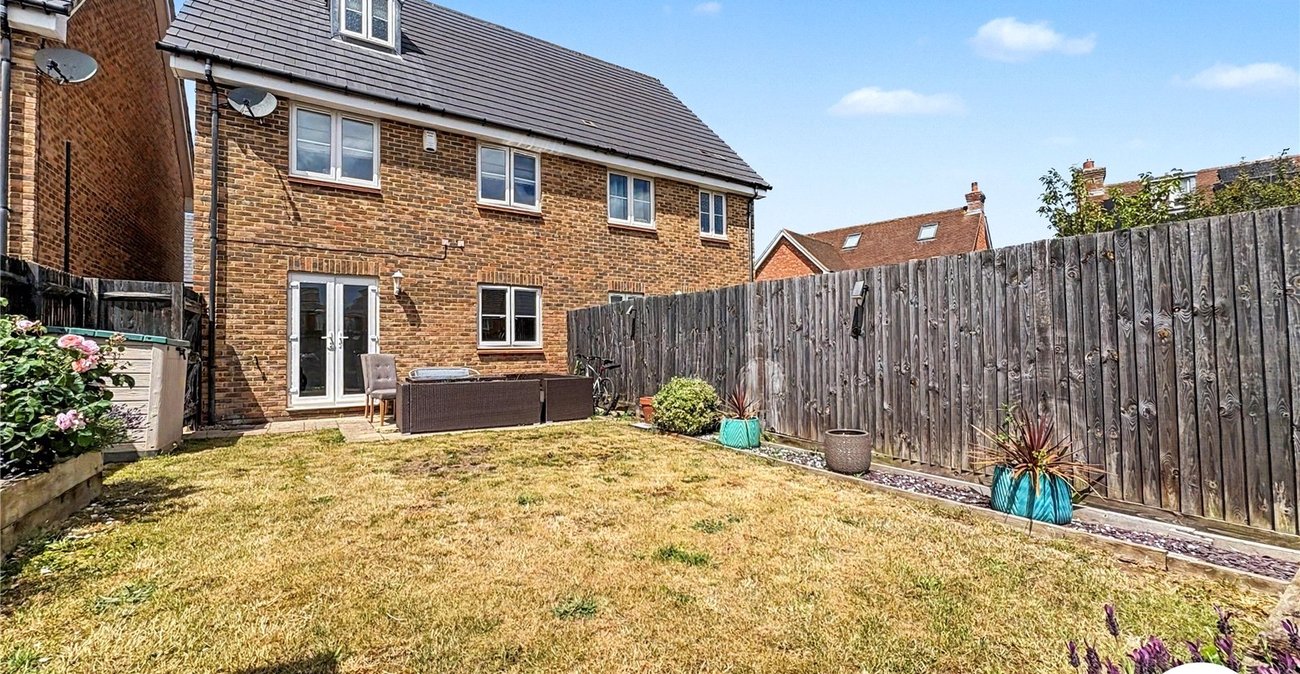 4 bedroom house to rent in Wainscott | Robinson Michael & Jackson