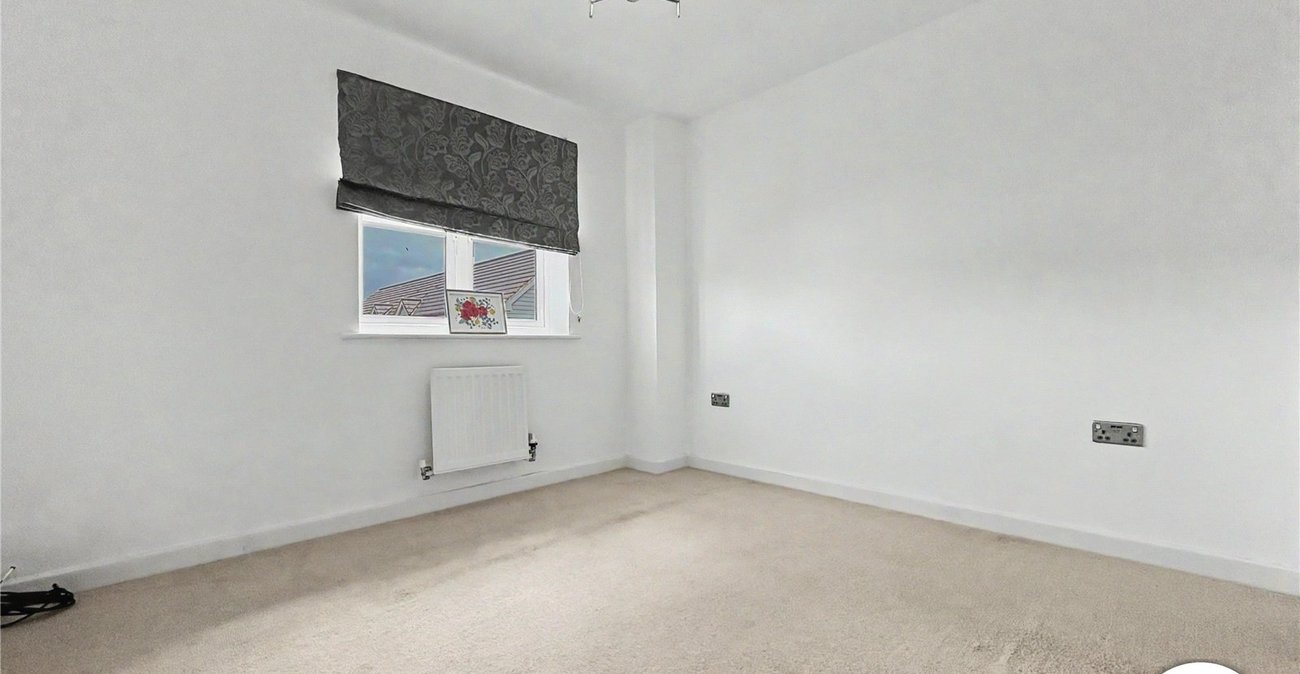 4 bedroom house to rent in Wainscott | Robinson Michael & Jackson