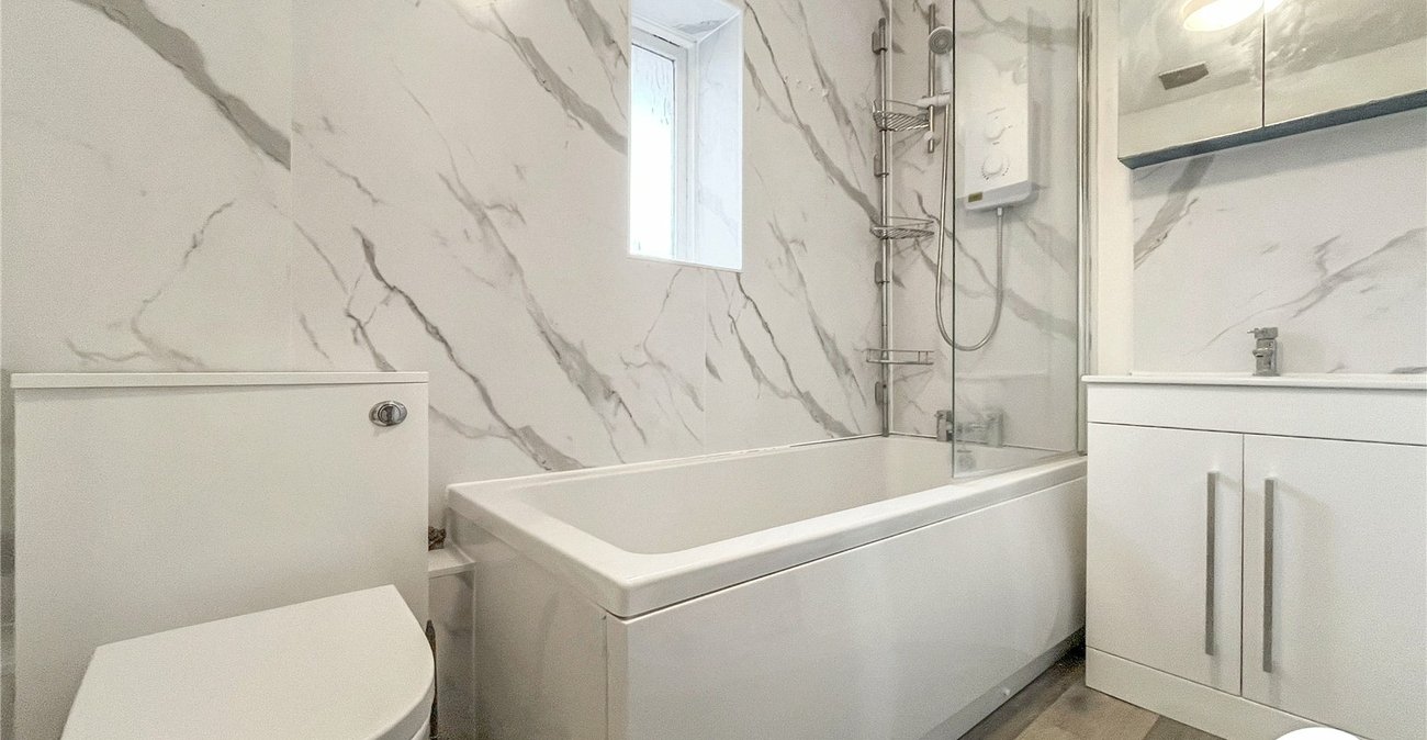 2 bedroom property to rent in Chatham | Robinson Michael & Jackson