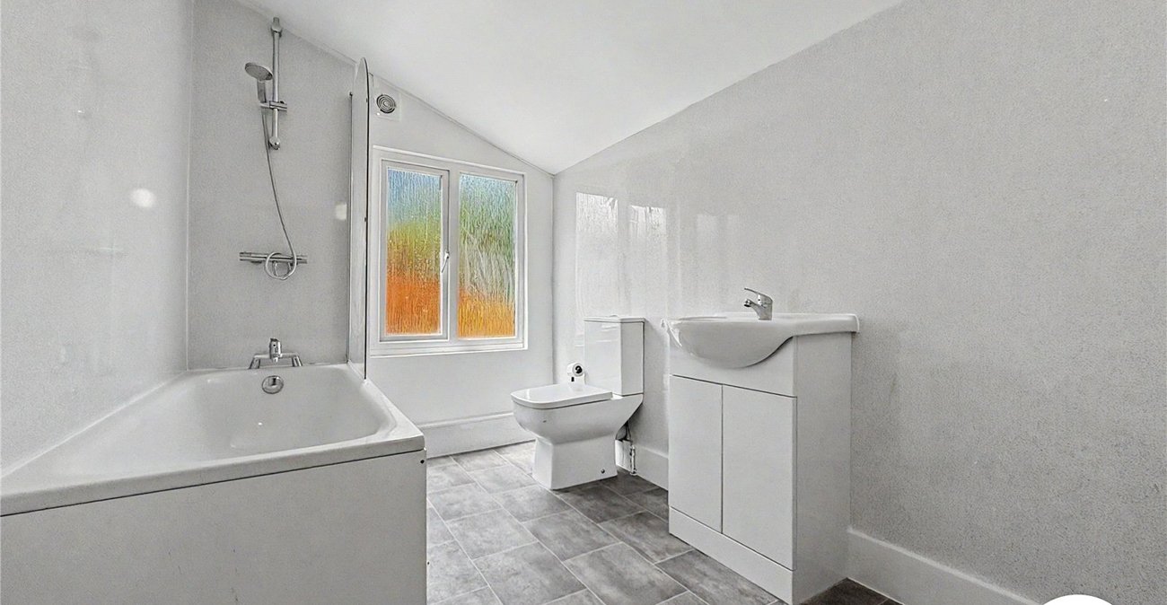 2 bedroom house to rent in Chatham | Robinson Michael & Jackson