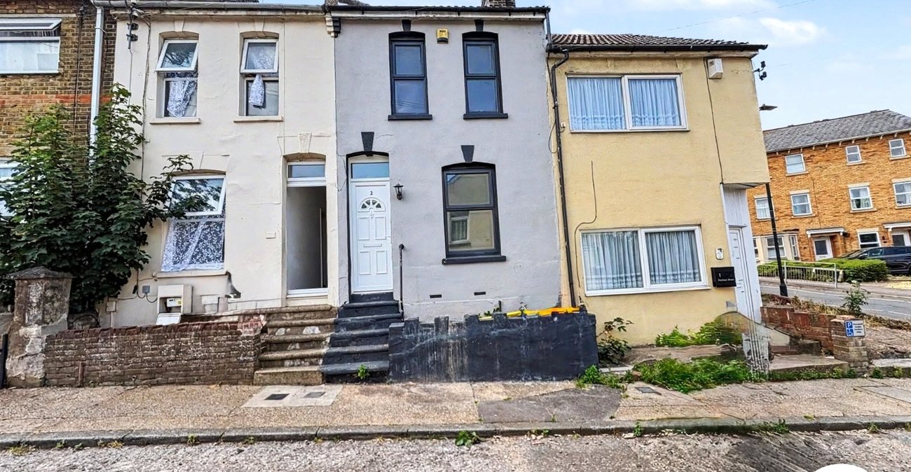 2 bedroom house to rent in Chatham | Robinson Michael & Jackson