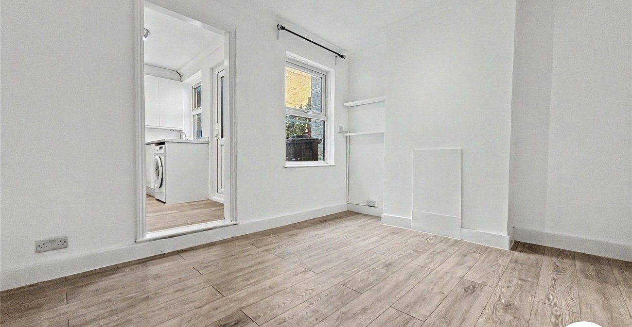 2 bedroom house to rent in Chatham | Robinson Michael & Jackson