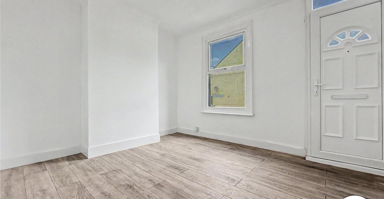 2 bedroom house to rent in Chatham | Robinson Michael & Jackson