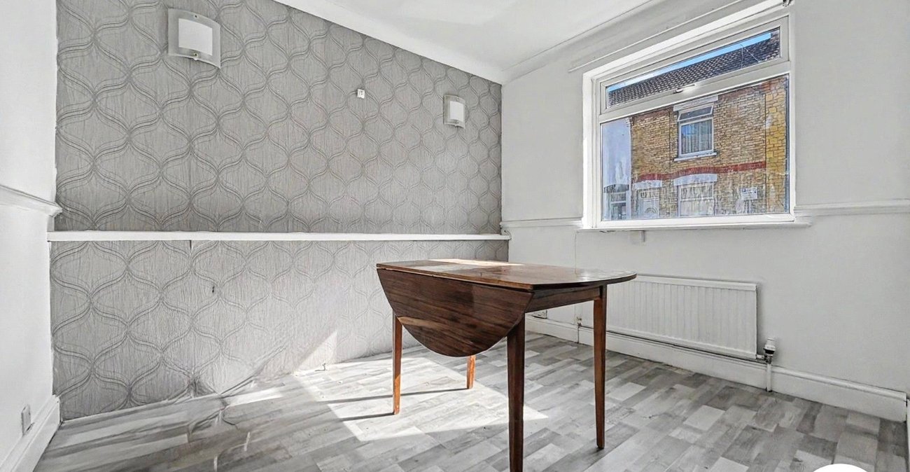 3 bedroom house to rent in Gillingham | Robinson Michael & Jackson