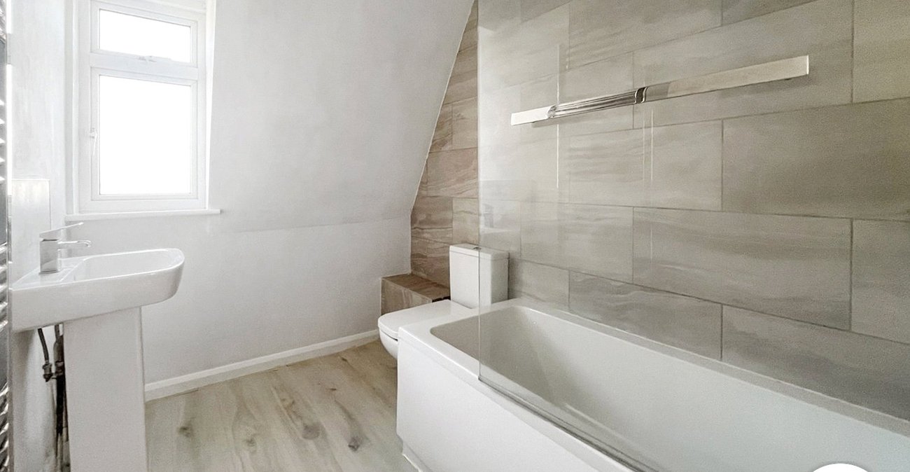 2 bedroom property to rent in Dartford | Robinson Jackson