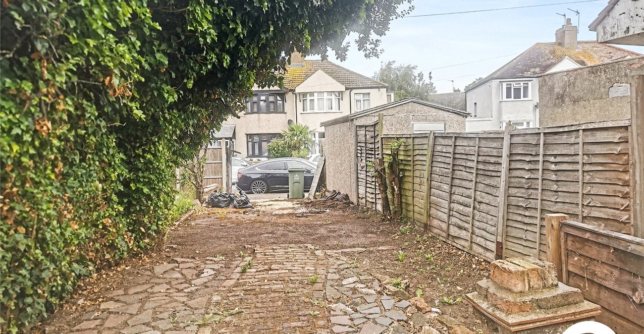 2 bedroom property to rent in Dartford | Robinson Jackson