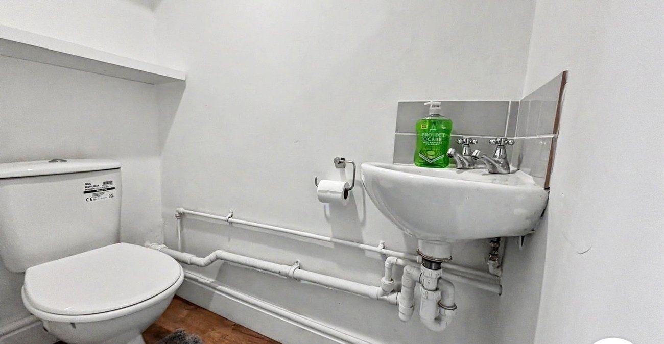 3 bedroom house to rent in Dartford | Robinson Jackson