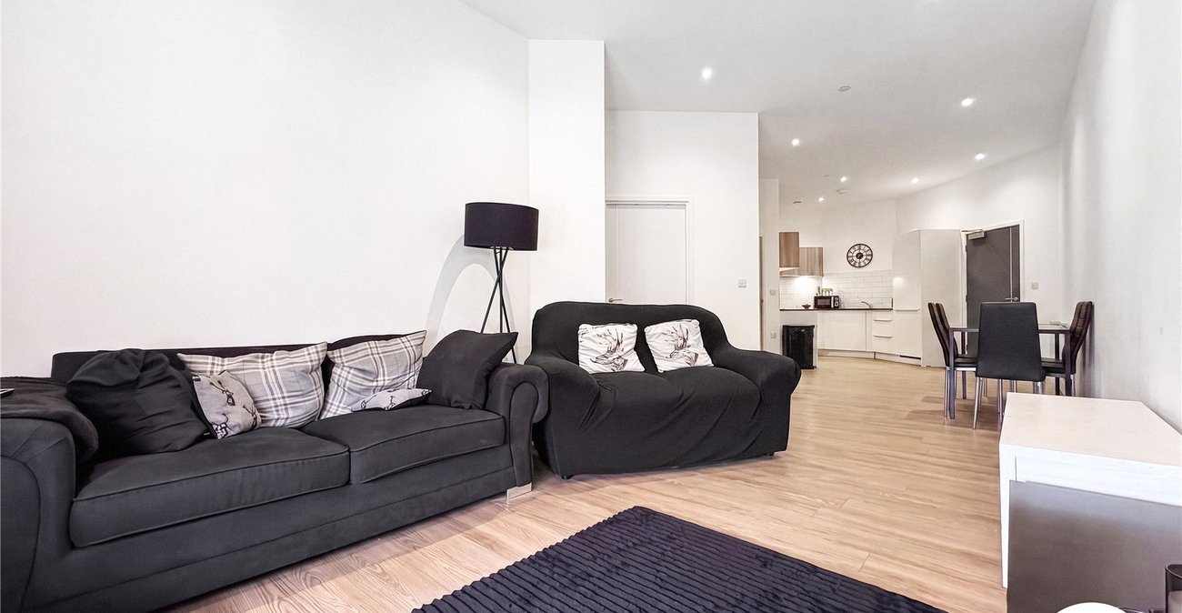 2 bedroom property to rent in Chatham Maritime | Robinson Michael & Jackson