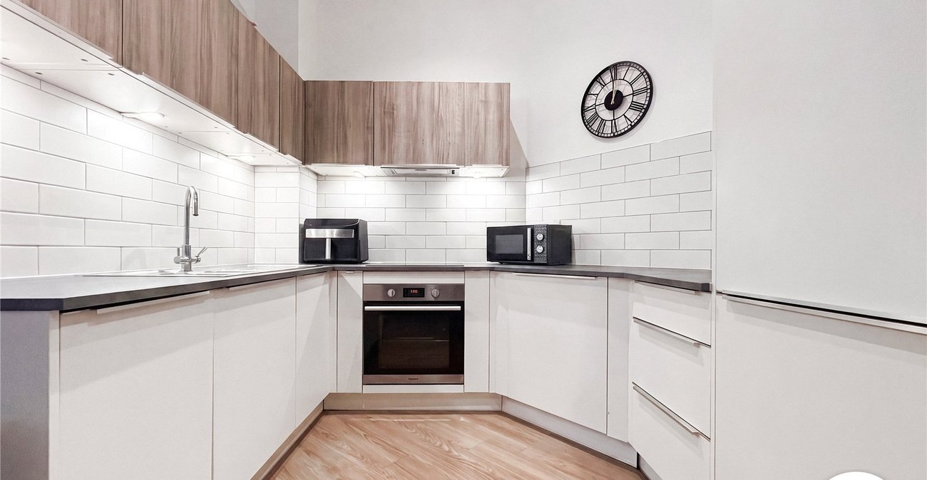 2 bedroom property to rent in Chatham Maritime | Robinson Michael & Jackson