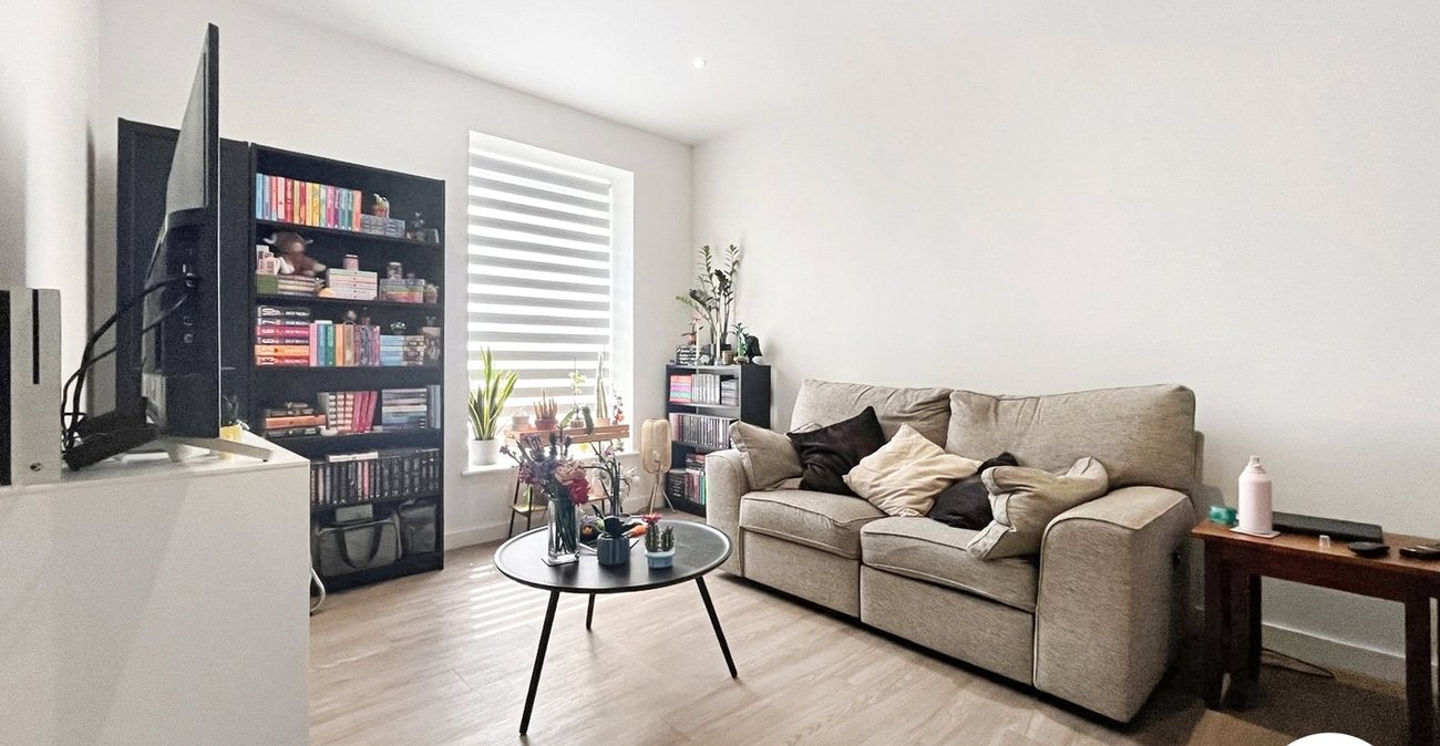 1 bedroom property to rent in Chatham Maritime | Robinson Michael & Jackson