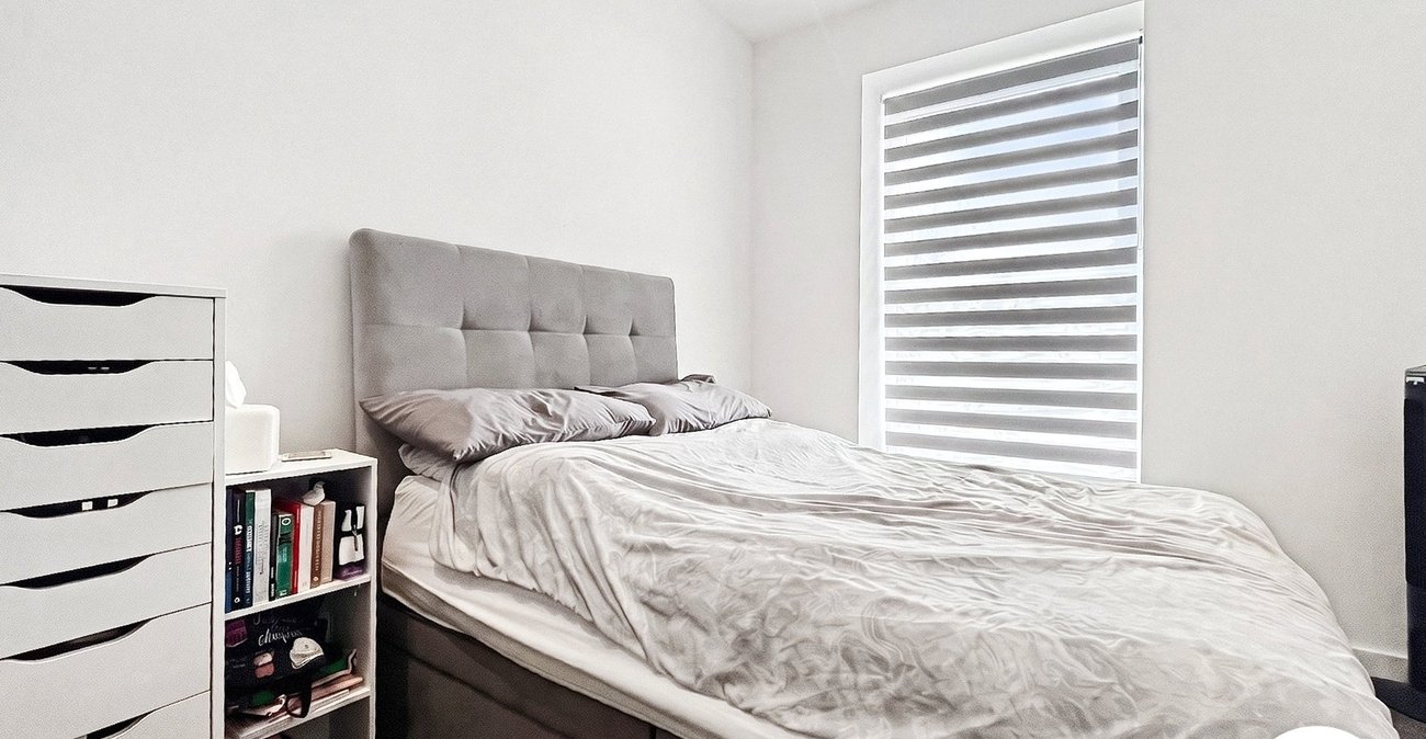1 bedroom property to rent in Chatham Maritime | Robinson Michael & Jackson