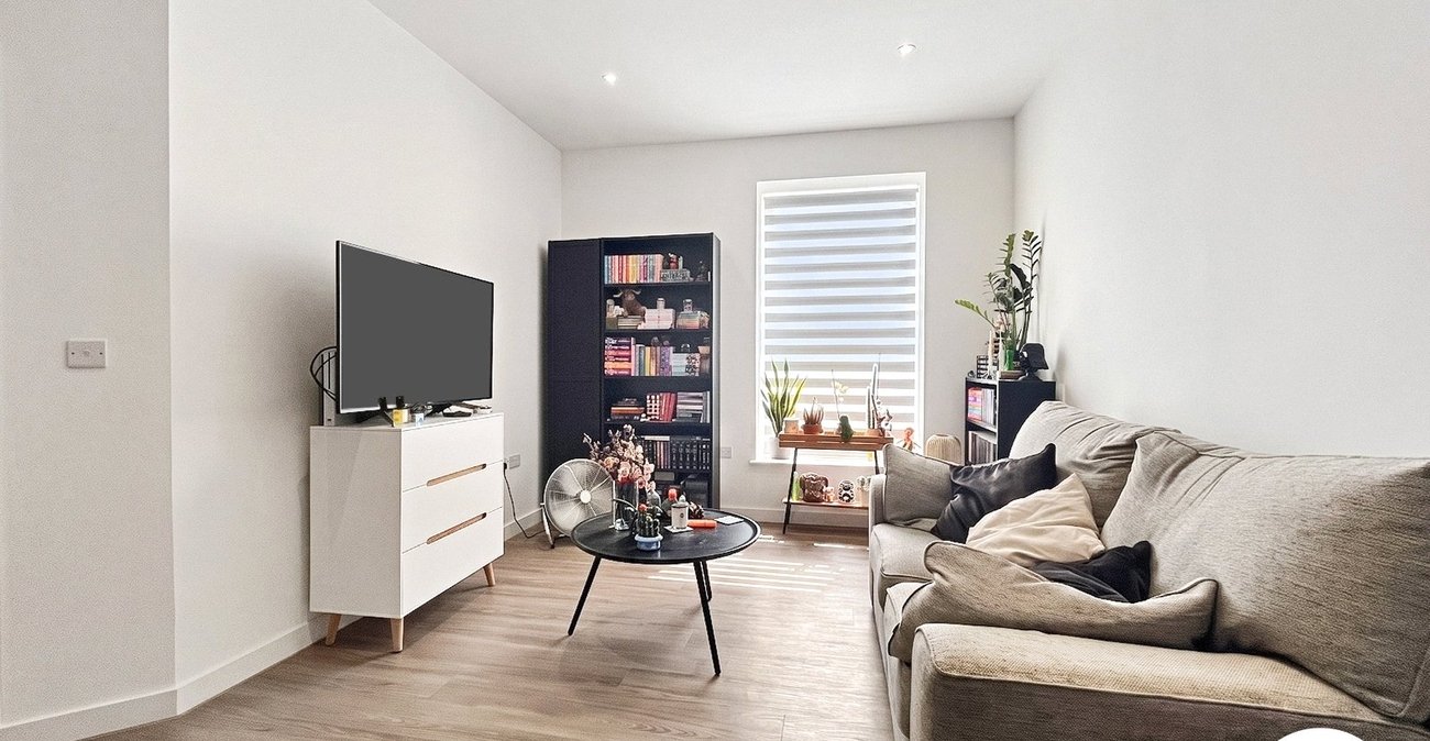 1 bedroom property to rent in Chatham Maritime | Robinson Michael & Jackson