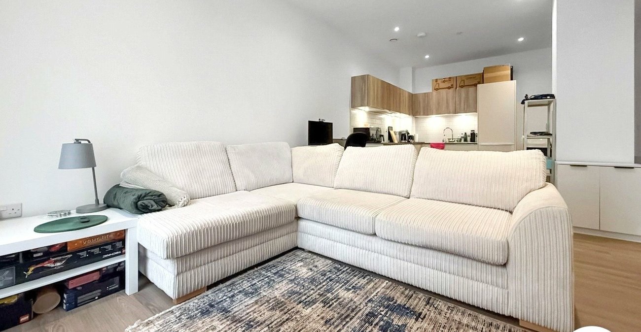 1 bedroom property to rent in Chatham Maritime | Robinson Michael & Jackson