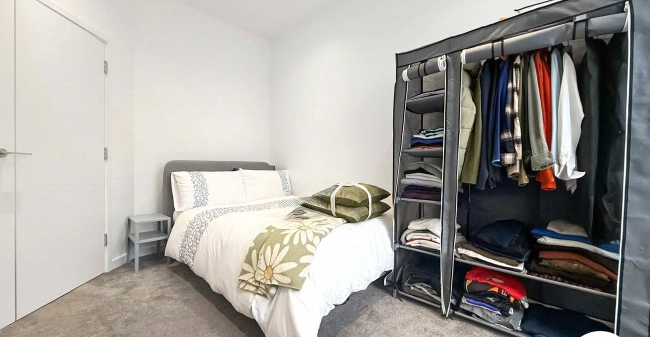 1 bedroom property to rent in Chatham Maritime | Robinson Michael & Jackson