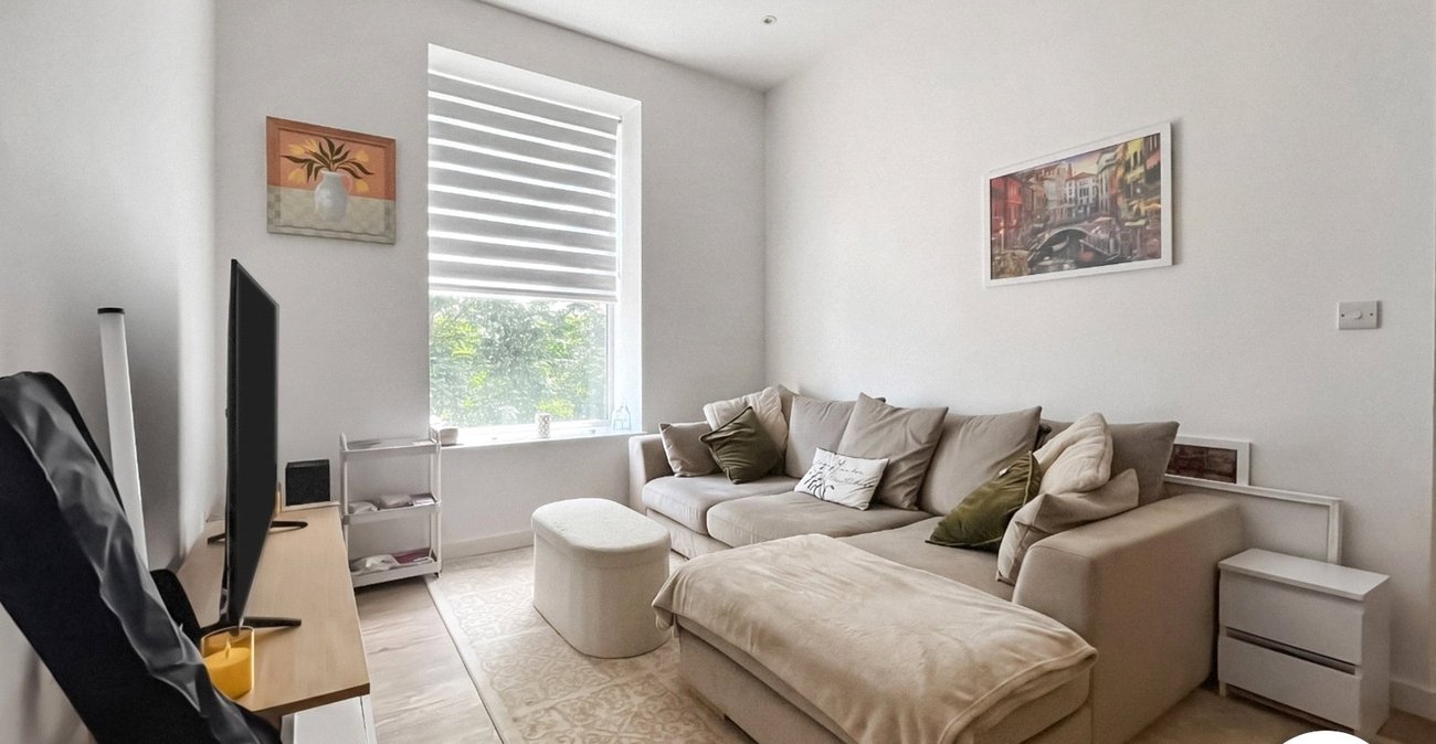 1 bedroom property to rent in Chatham Maritime | Robinson Michael & Jackson