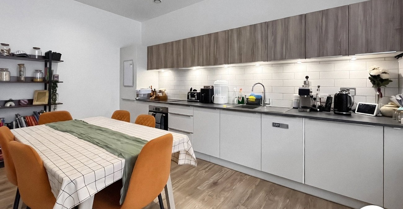 1 bedroom property to rent in Chatham Maritime | Robinson Michael & Jackson