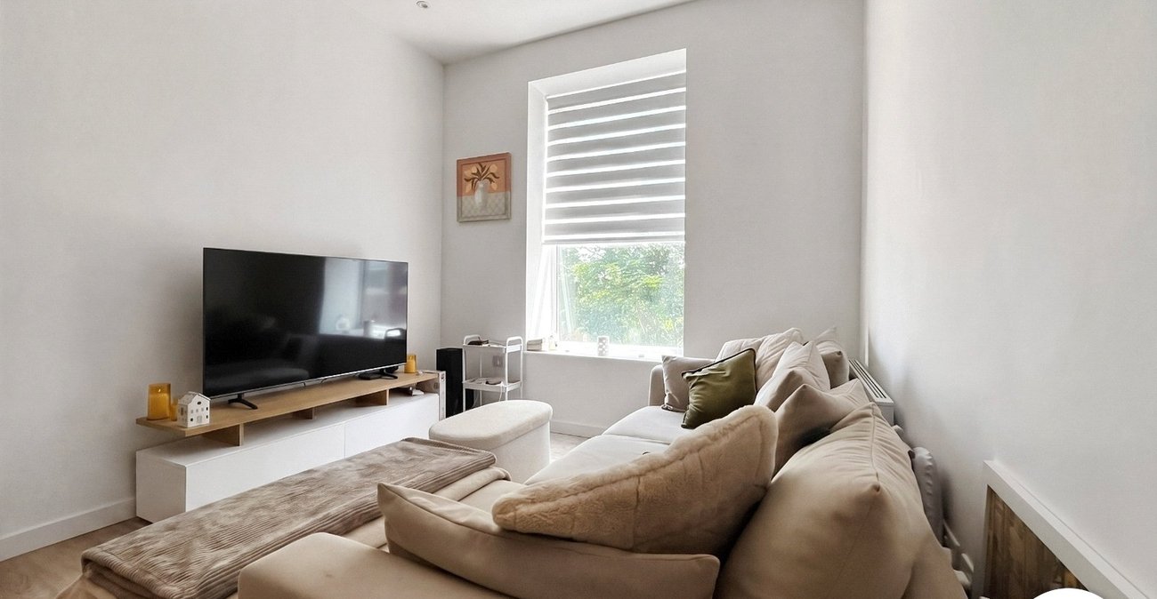 1 bedroom property to rent in Chatham Maritime | Robinson Michael & Jackson
