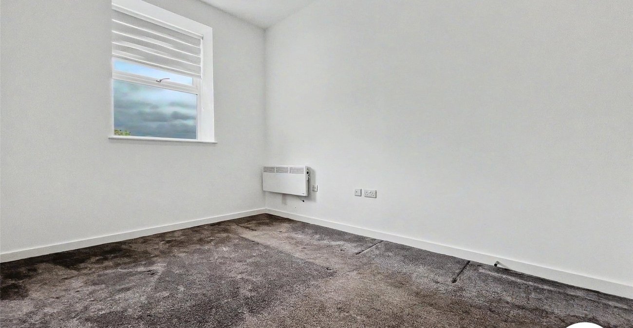 2 bedroom property to rent in Chatham Maritime | Robinson Michael & Jackson