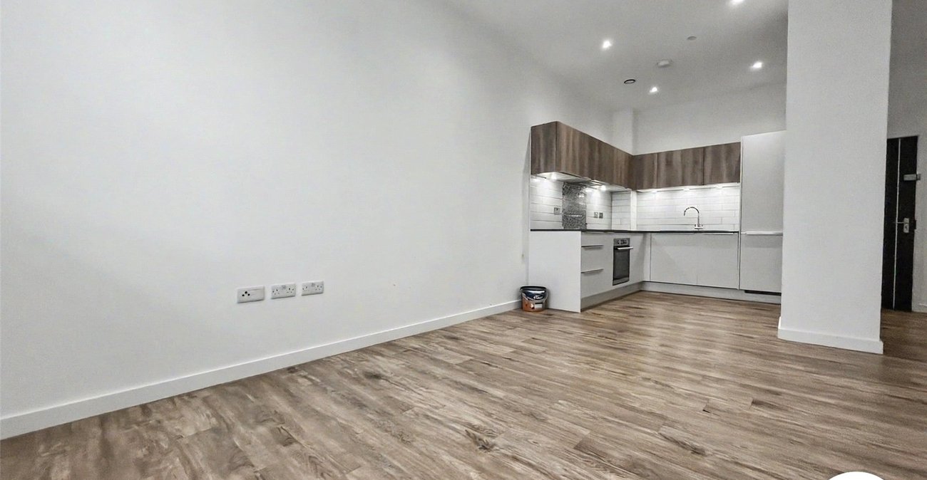 2 bedroom property to rent in Chatham Maritime | Robinson Michael & Jackson