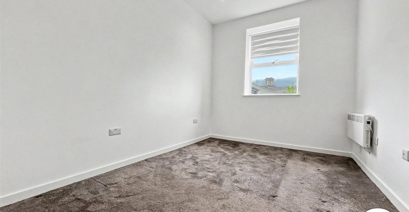 2 bedroom property to rent in Chatham Maritime | Robinson Michael & Jackson