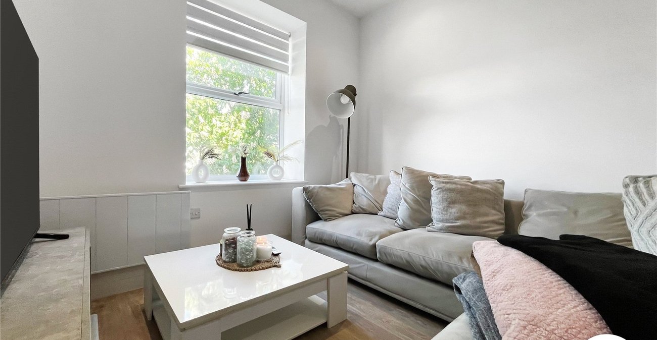 1 bedroom property to rent in Chatham Maritime | Robinson Michael & Jackson