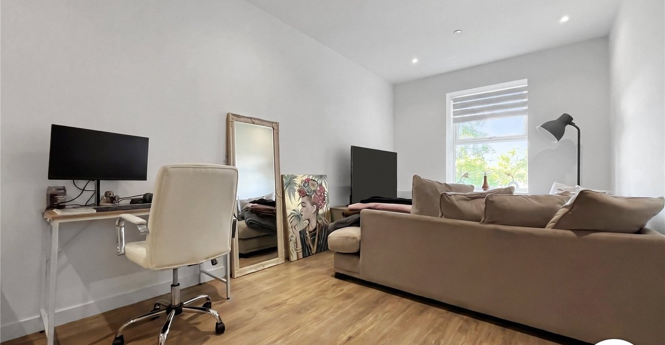 1 bedroom property to rent in Chatham Maritime | Robinson Michael & Jackson