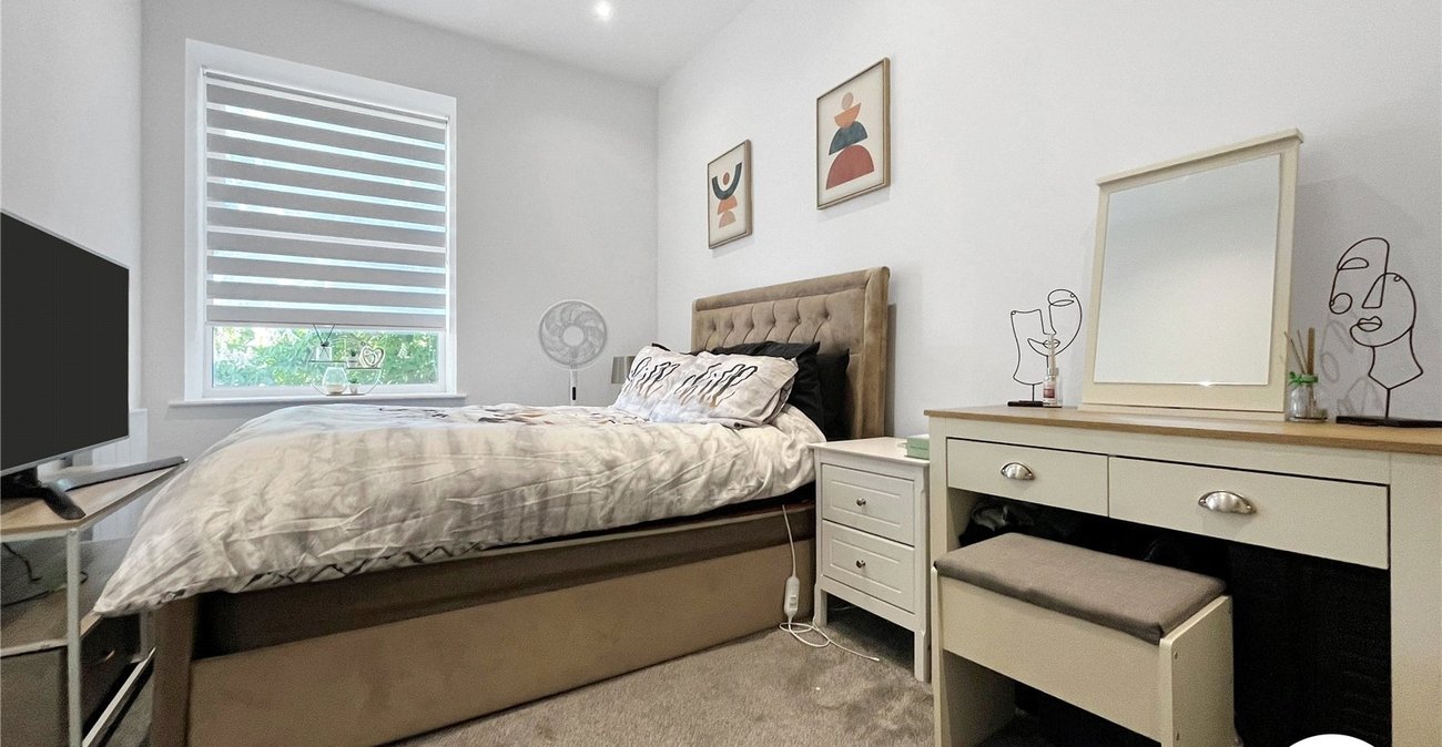 1 bedroom property to rent in Chatham Maritime | Robinson Michael & Jackson
