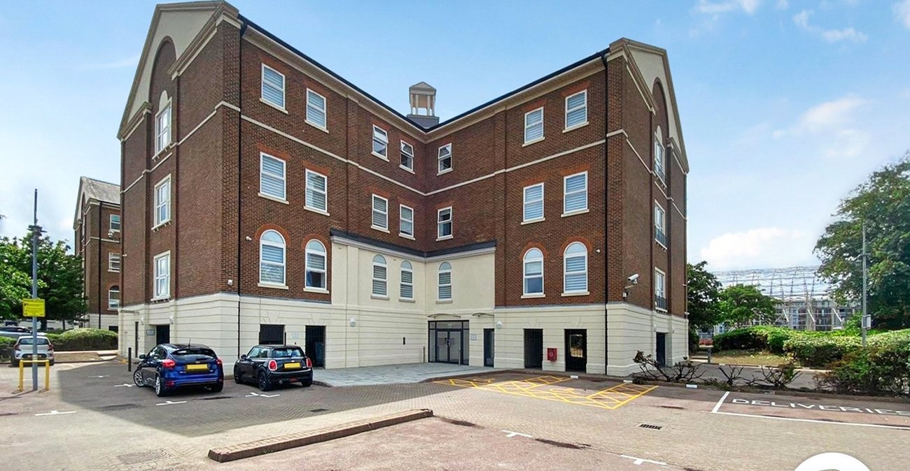 1 bedroom property to rent in Chatham Maritime | Robinson Michael & Jackson
