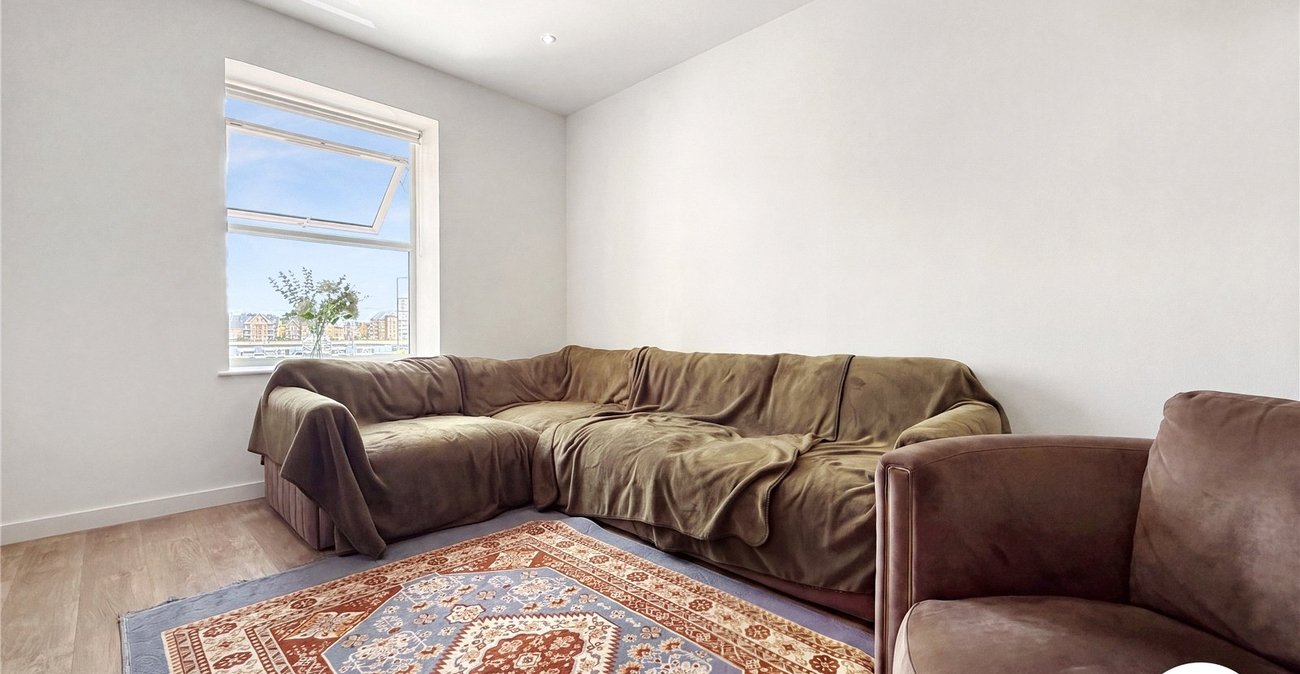 1 bedroom property to rent in Chatham Maritime | Robinson Michael & Jackson
