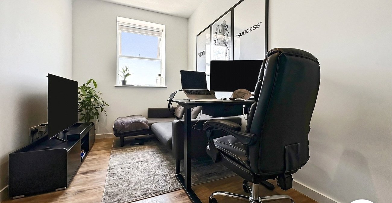 1 bedroom property to rent in Chatham Maritime | Robinson Michael & Jackson