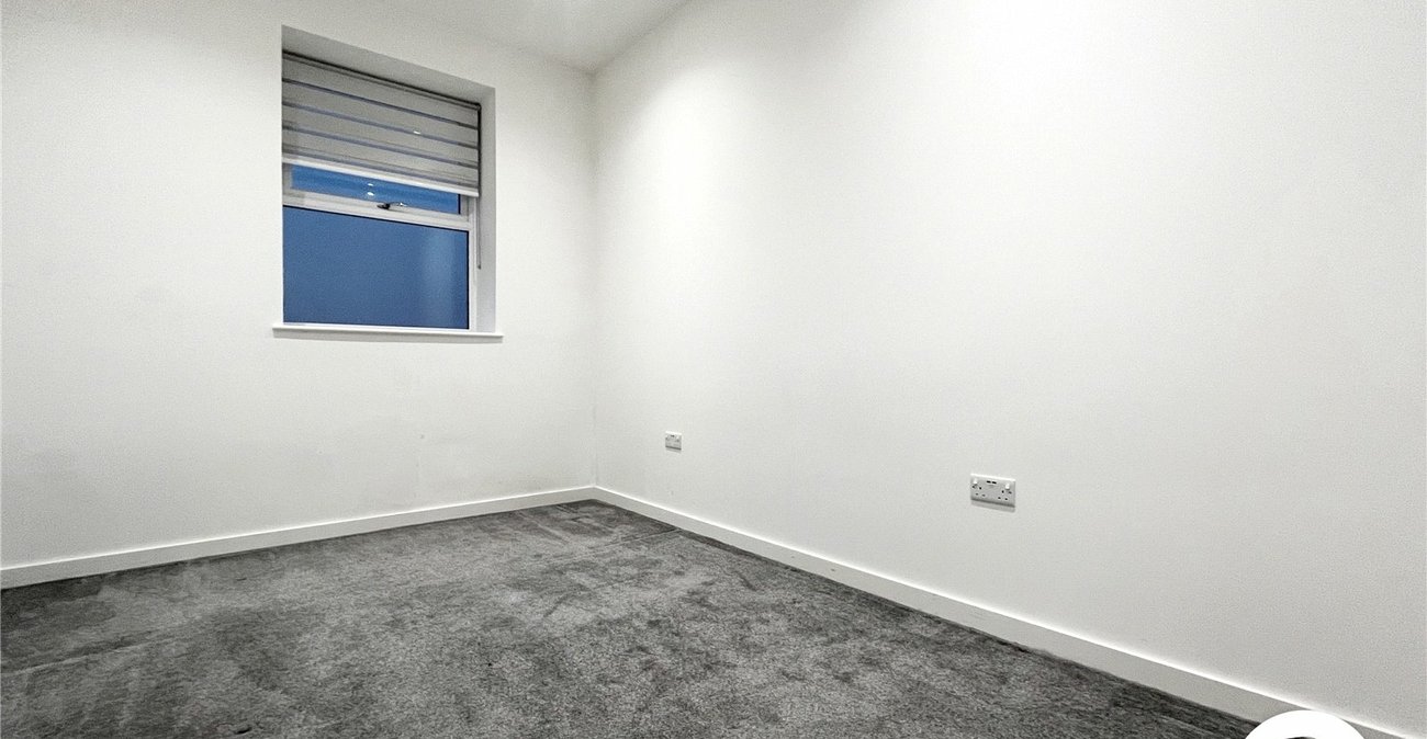 2 bedroom property to rent in Chatham Maritime | Robinson Michael & Jackson