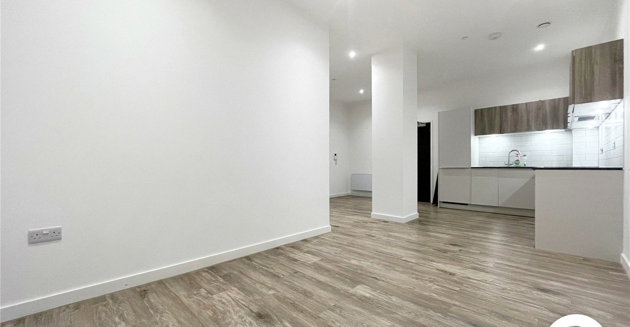 2 bedroom property to rent in Chatham Maritime | Robinson Michael & Jackson