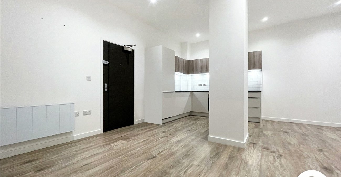 2 bedroom property to rent in Chatham Maritime | Robinson Michael & Jackson