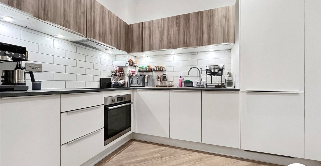 2 bedroom property to rent in Chatham Maritime | Robinson Michael & Jackson