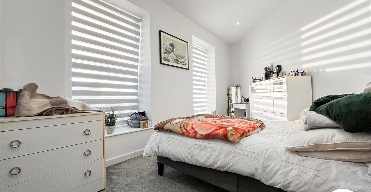 2 bedroom property to rent in Chatham Maritime | Robinson Michael & Jackson