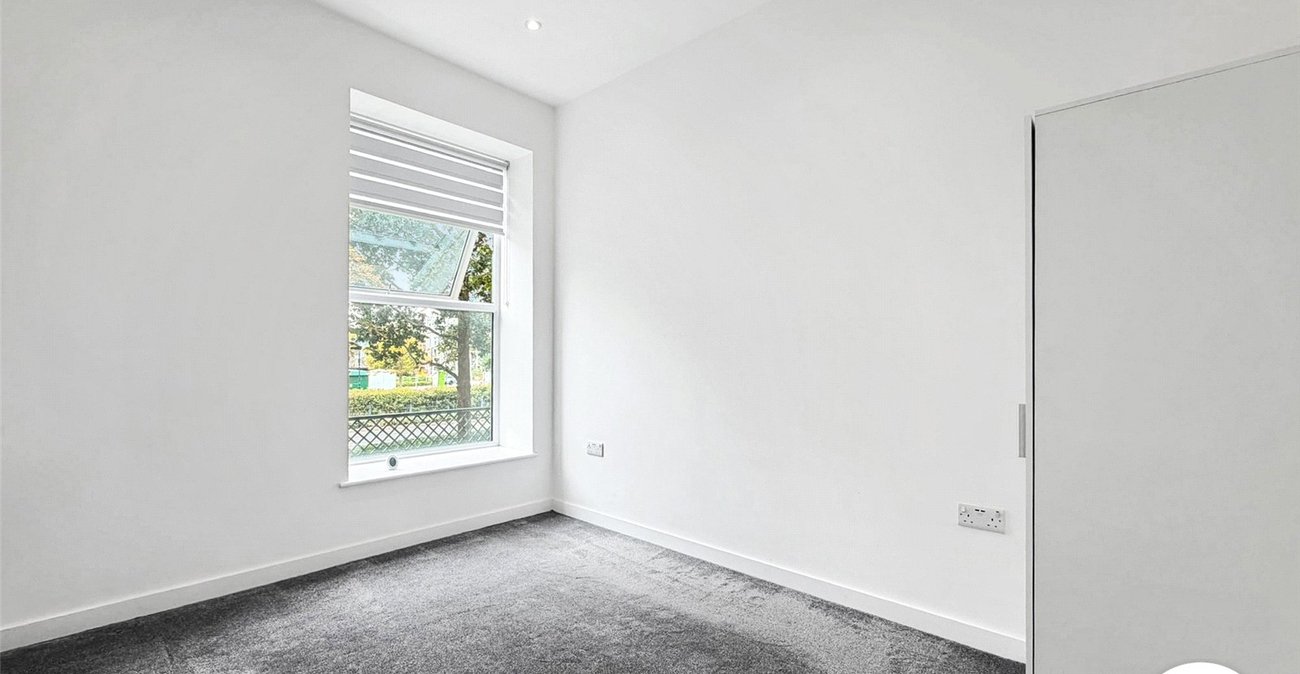 1 bedroom property to rent in Chatham Maritime | Robinson Michael & Jackson
