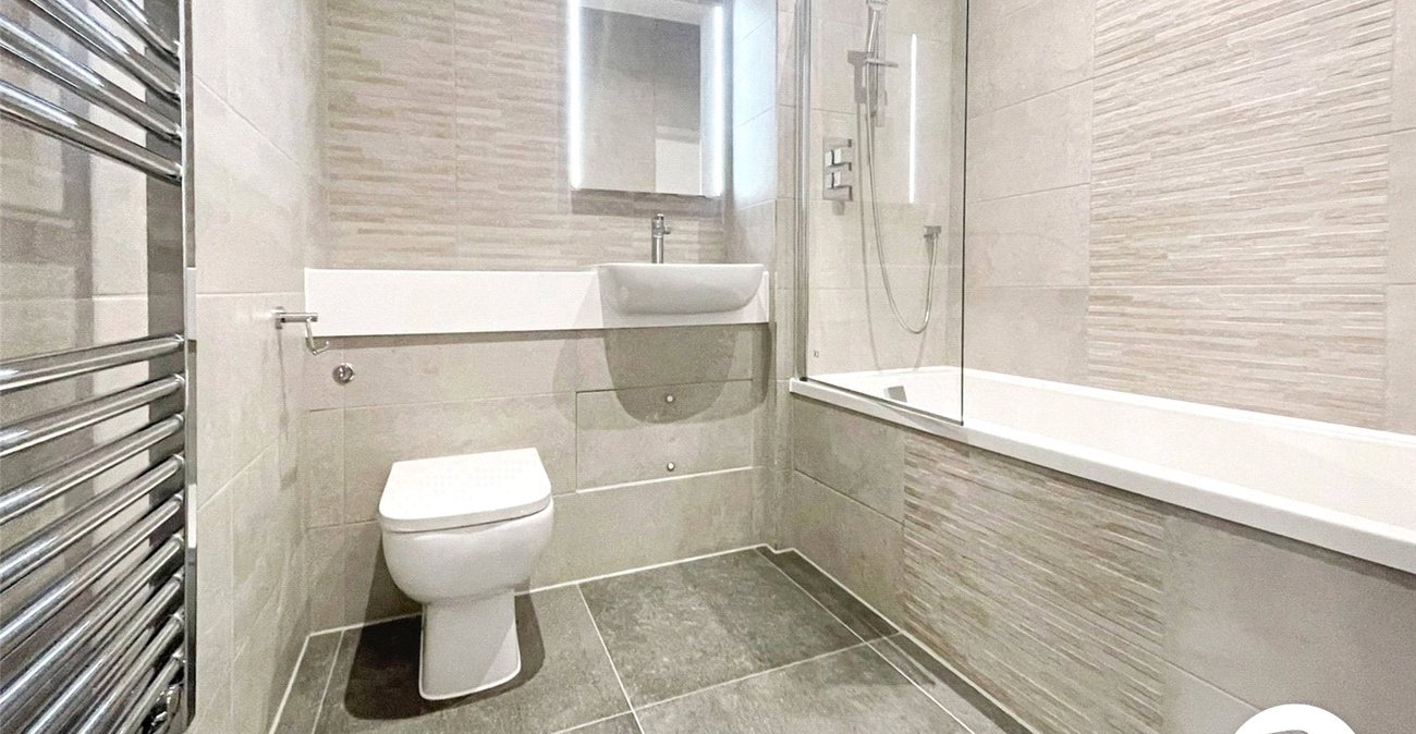 1 bedroom property to rent in Chatham Maritime | Robinson Michael & Jackson