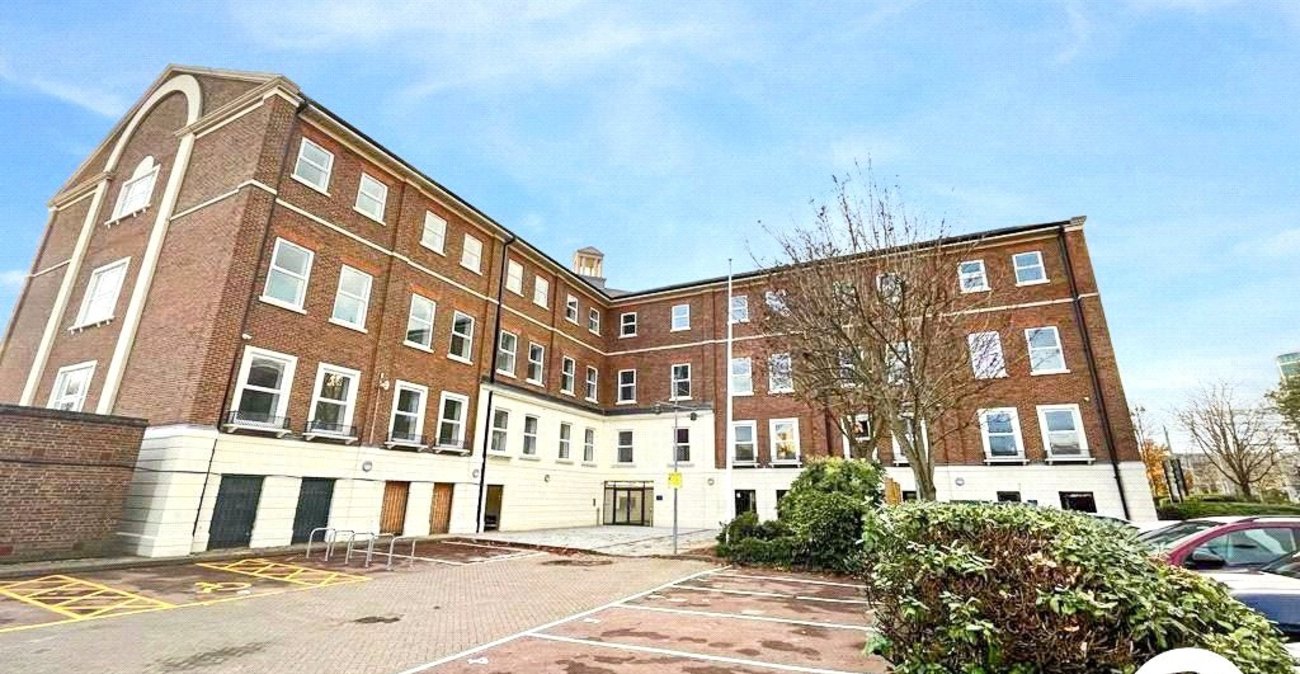 1 bedroom property to rent in Chatham Maritime | Robinson Michael & Jackson