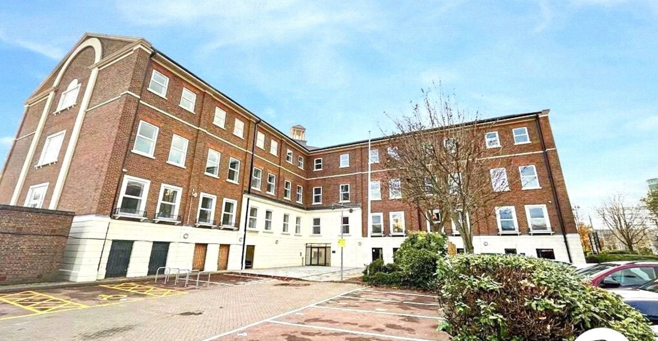1 bedroom property to rent in Chatham Maritime | Robinson Michael & Jackson