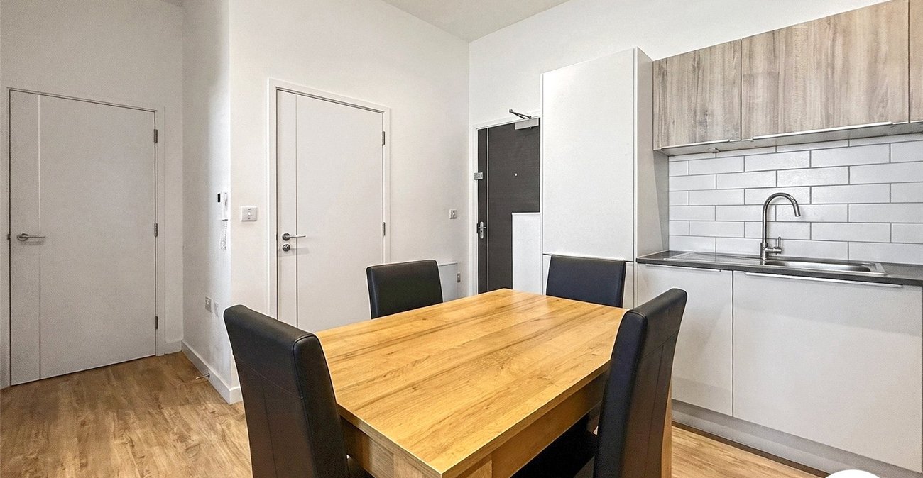 1 bedroom property to rent in Chatham Maritime | Robinson Michael & Jackson