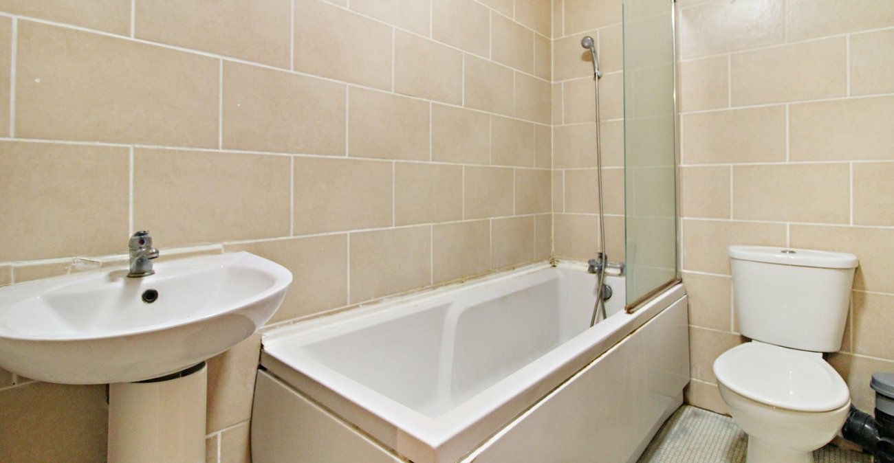 1 bedroom property to rent in Gravesend | Robinson Michael & Jackson