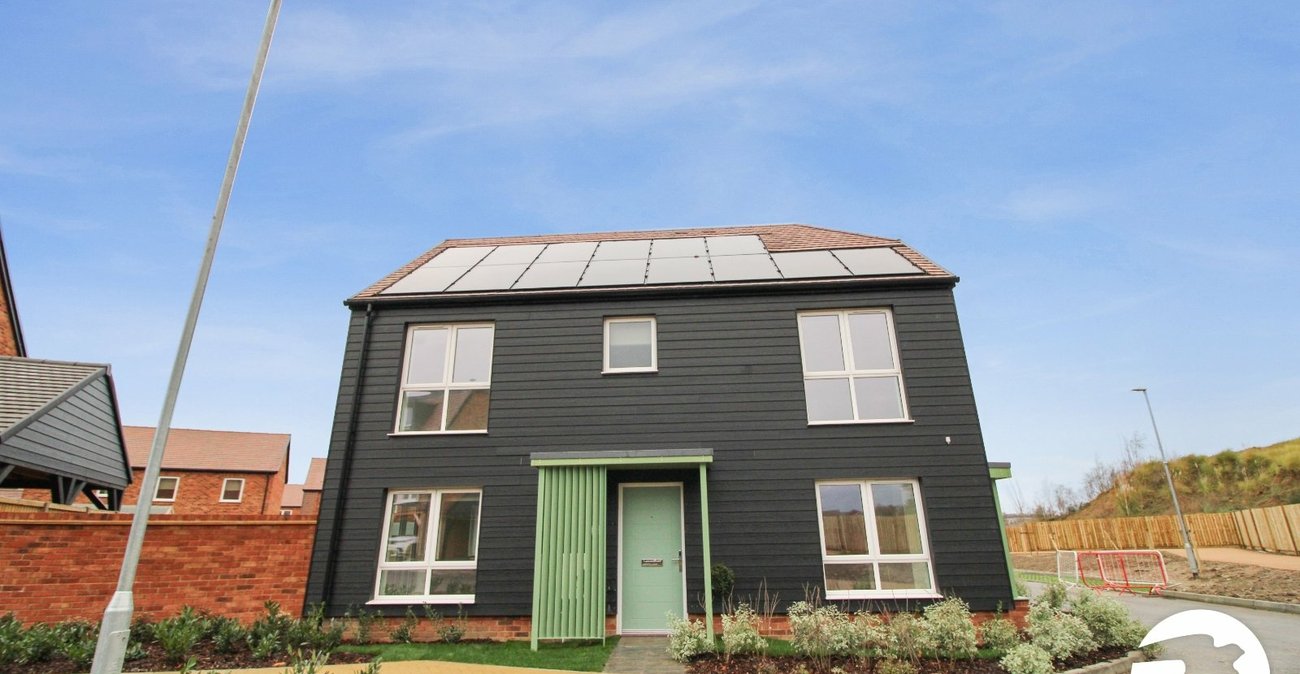 3 bedroom house to rent in Alkerden | Robinson Michael & Jackson