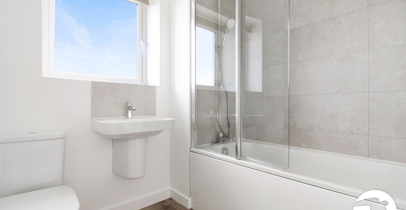 4 bedroom house to rent in Alkerden | Robinson Michael & Jackson