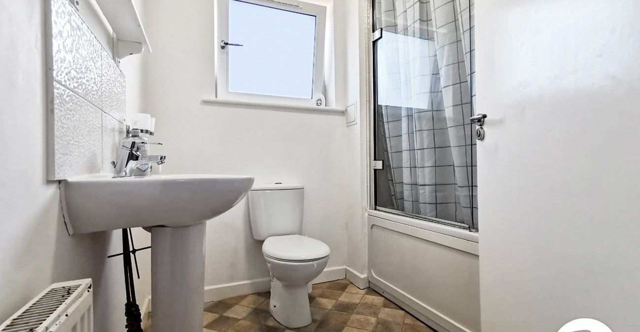 2 bedroom house to rent in Dartford | Robinson Jackson