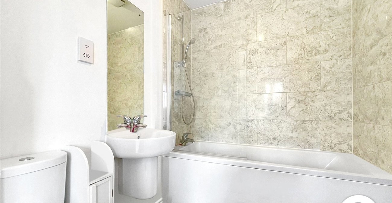 4 bedroom property to rent in Erith | Robinson Jackson