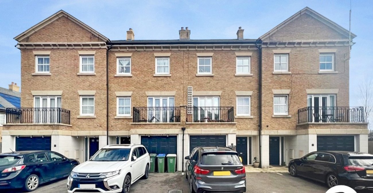 4 bedroom property to rent in Erith | Robinson Jackson