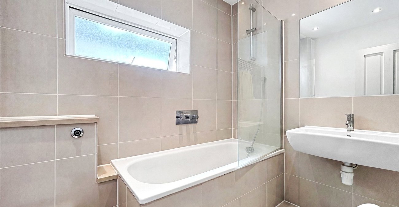 2 bedroom property to rent in Maidstone | Robinson Michael & Jackson